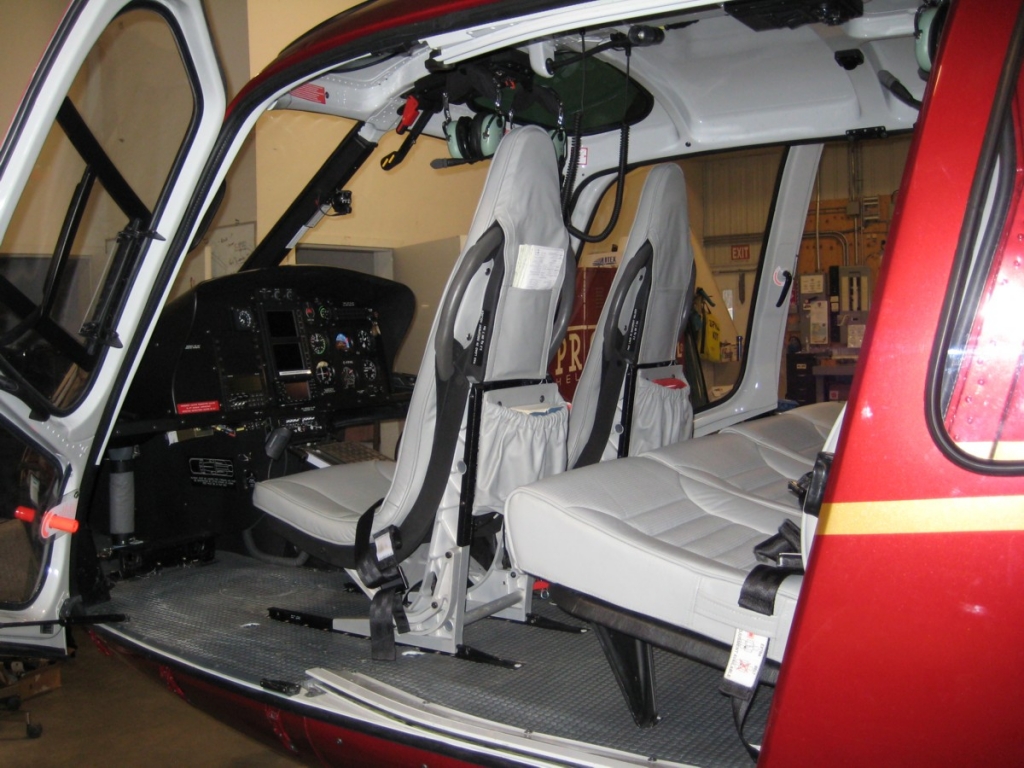 салон вертолета Eurocopter AS 350 B3